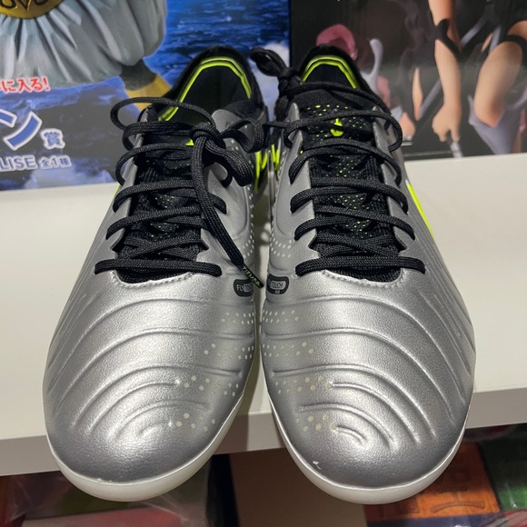 Nike Silver and Volt Men\'s Soccer Cleats main image 5